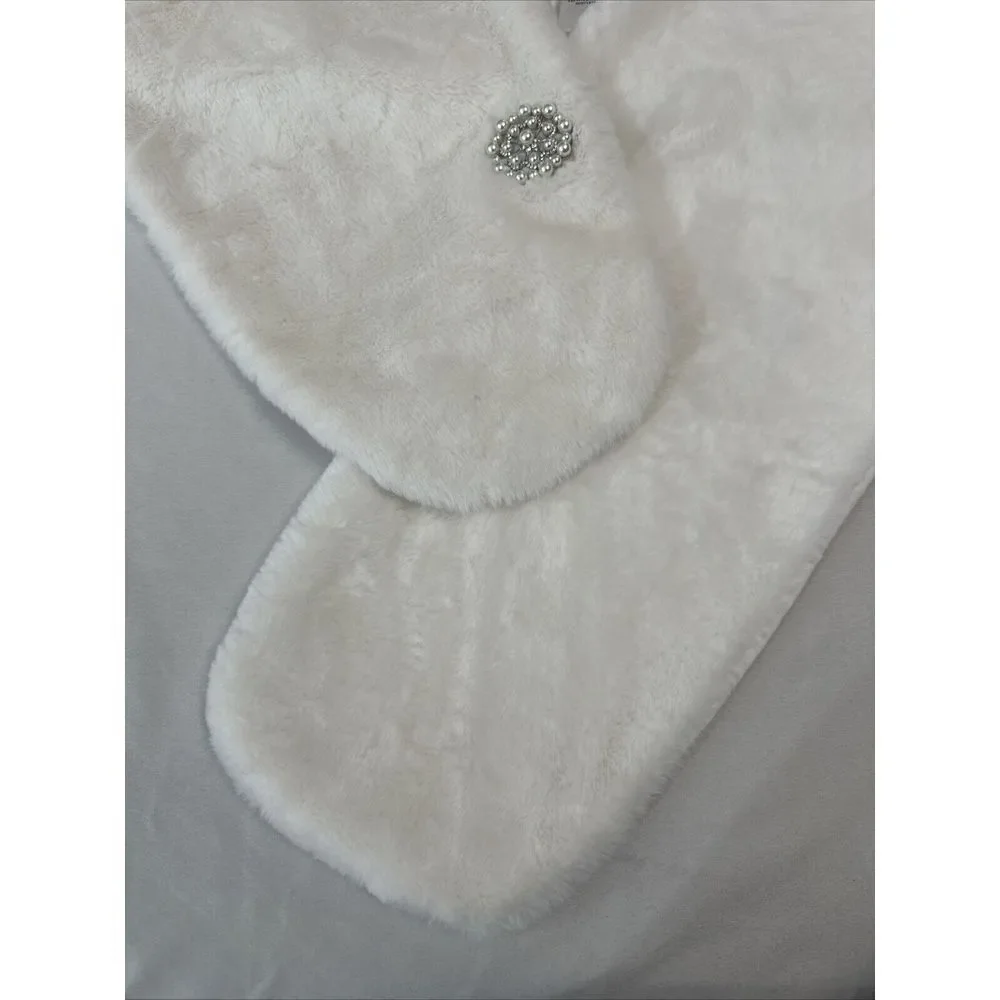 NWT $99 ADRIANNA PAPELL [ OS ] Faux Fur Shawl‎ in IVORY White